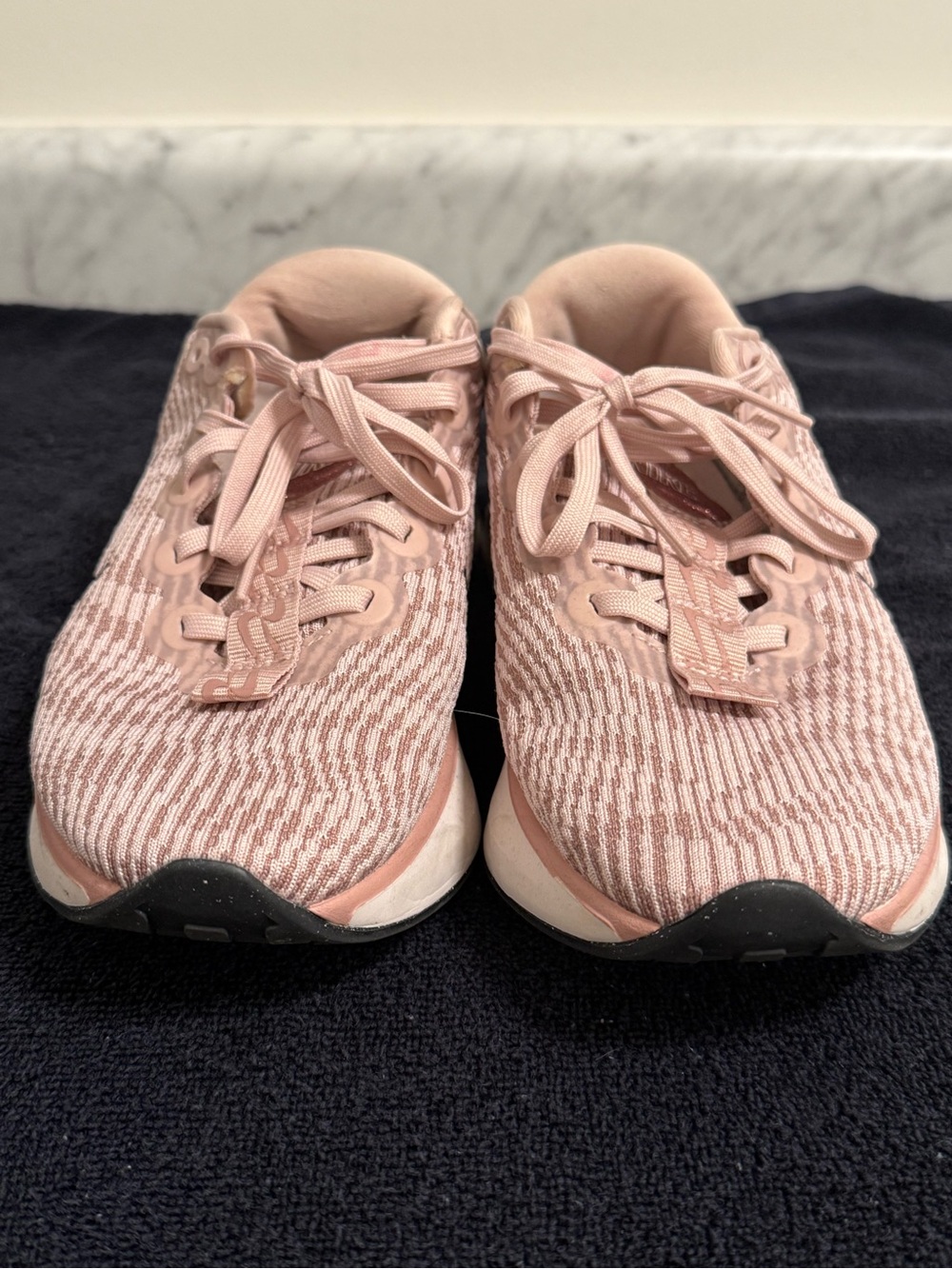 Nike Motiva Premium Women's Walking Shoes. Style- HF1142-600 Pink Oxford